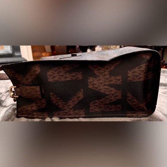 🖤 Michael Kors Kenly Black and Brown Signature Print Tote Bag - Picture 12 of 15